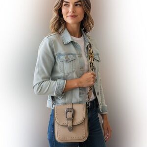 Sam & Hadley Elegant Beige Crossbody Bag with Buckle Accent